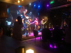 -爱啤精酿·民谣酒馆(滨江店)