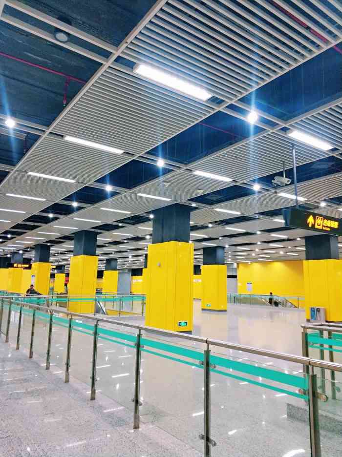 临港大道(地铁站)-"第一次来临港大道地铁站,过来路途比较遥远.