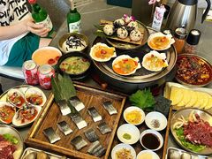 -围炉肉舍•炭烤活鳗•丹东海鲜烤肉(步行街店)