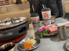 -围炉肉舍•炭烤活鳗•丹东海鲜烤肉(步行街店)