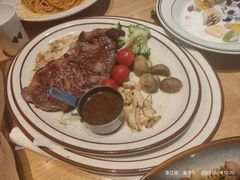 -菲滋意式餐厅(银泰百货金华江南店)