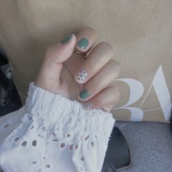 -吉吉靓甲美睫