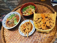 -爆炸头阿姨小四川正宗川味小吃(无任何分店)
