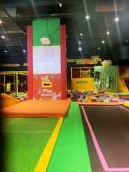 -蹦蹦跳跳(新奥购物中心店)