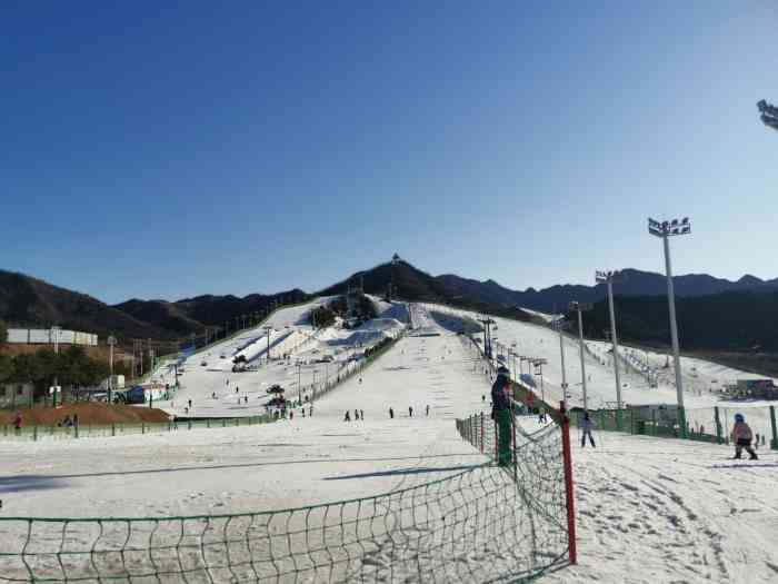 南山滑雪场-"南山不错的,滑道多适合各种级别的小伙伴去.