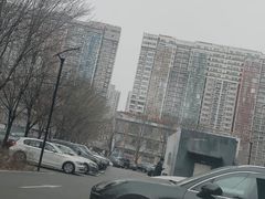 -新荟城购物中心-停车场