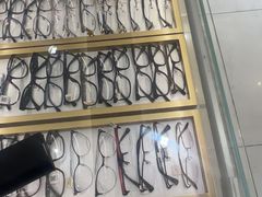 -美式眼镜·授权蔡司.依视路.尼康.豪雅.明月(人民广场店)