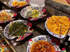 -老牌坊云南鱼豆花火锅(爱建店)