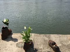 -多瑙河畔鞋履雕塑