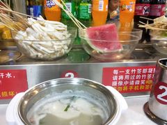 -百品聚旋转火锅(万德庄店)