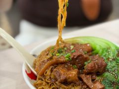 腩筋捞粗面-喜莲咖啡