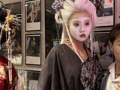 -贺加贝化妆美甲培训学校