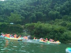 -安吉龙王山峡谷漂流