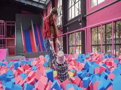 -反弹空间蹦床主题乐园