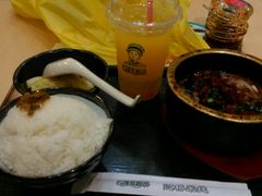 -蒙自源米线大王(东站店)