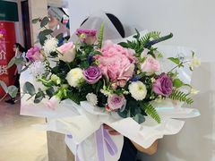 -谷莠子花艺气球派对·绿植造景·花艺沙龙(东海缤纷天地店)