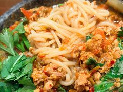 臭豆腐三鲜米线-浩海火燒雲傣家菜(芮欧百货店)