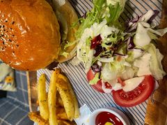 招牌辣酱牛肉堡-双焙咖啡馆