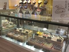面包甜点陈列柜-麦当劳(新王府井店)