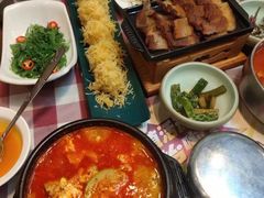 -益百岁牛尾汤(香山路店)