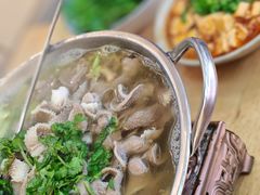 -谢老五跷脚牛肉·非遗传承店