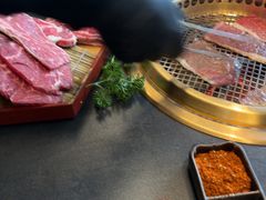 -铭牛烧肉·和牛海鲜自助(高新月牙湖店)