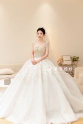 -曼青婚纱礼服馆