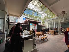 -茅屋大酒店