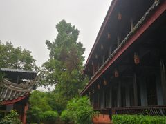 -峨眉山报国寺
