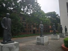 -近代中国十八先贤铜像广场(广州校区)