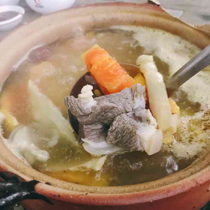 符氏木瓜羊(海洋路店)-"进到美食城就闻到好大的羊骚味了,到处都是.