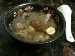 百年好合汤-鱼鲜饭香·招牌汽锅剁椒鱼头王