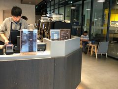 -瑞幸咖啡(巴黎春天陕西路店)
