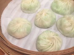 丝瓜虾仁小笼包-鼎泰丰(新港中心店)