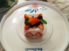 草莓外交官-蜜桃花开·中西融合菜E&W(南长街店)