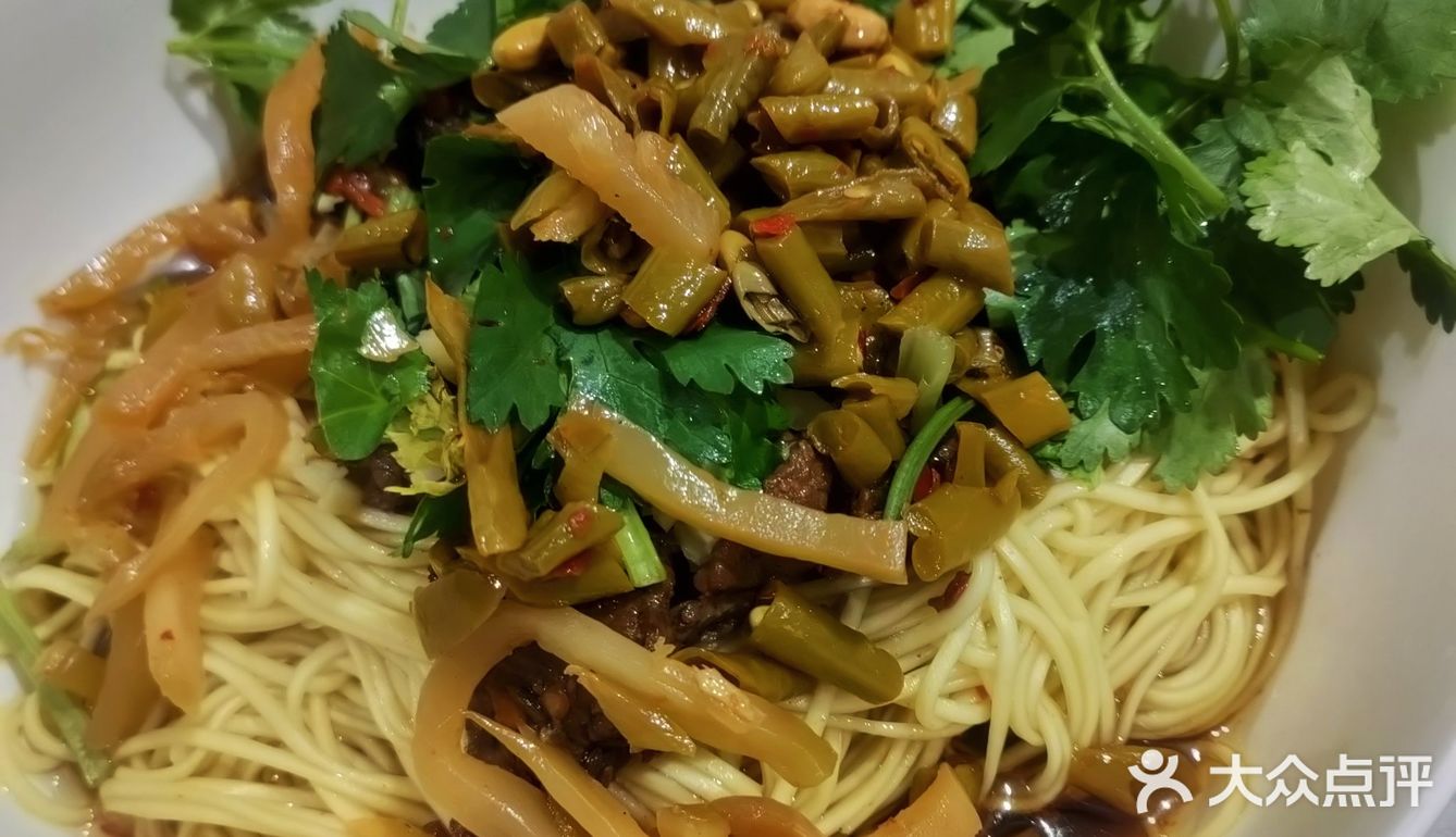 居民楼下的老味道—银港食堂