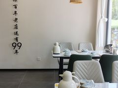 -何适山庄·团餐住宿(水长城P2停车场店)
