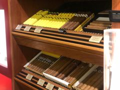 -LaClub雪茄店(上海浦东香格里拉店)