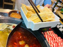 -鹿鸣山草本茶香火锅(园西路店)
