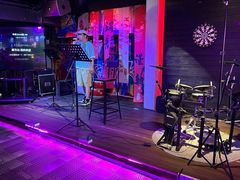 -8+1粤语·Live house