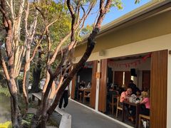 -Chom Cafe and Restaurant