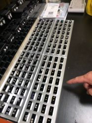 点击看大图 店内环境-Wisezone唯点穿耳打耳洞专业国际连锁品牌