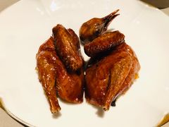 脆皮乳鸽-荣轩(新荣记环球金融中心店)