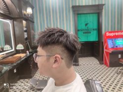 -海文先生国潮烫染男士理发馆