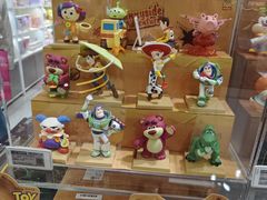 -泡泡玛特POPMART(上海环球港店)