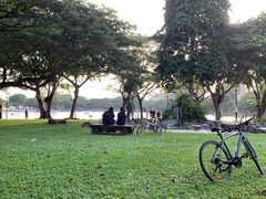 -东海岸人工湖美食村