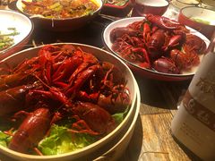 -虾弄弄海派小龙虾·牛羊蝎子火锅