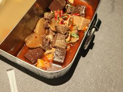 -左庭右院鲜牛肉火锅黑金店(陆家嘴中心店)