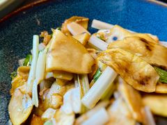 野芫荽炒牛肝菌-半山腰·云南菜(侨福芳草地店)