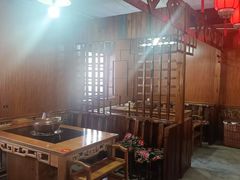 -果松木炭酸菜铜火锅·外婆参鸡汤